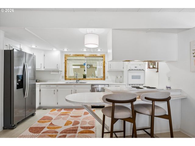 1800 LAKEWOOD Ct 47, Eugene, OR 97402
