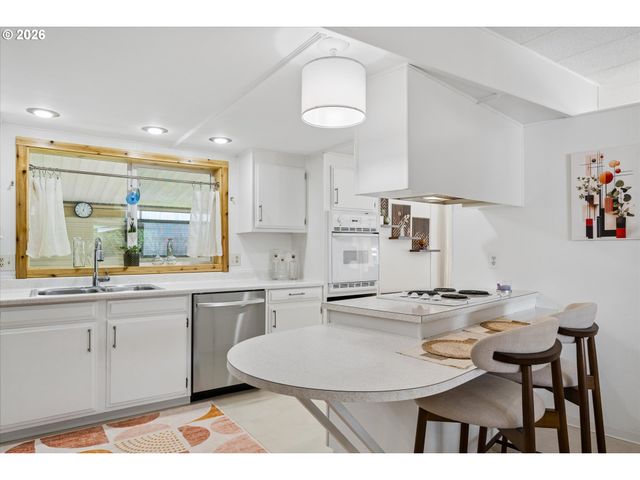 1800 LAKEWOOD Ct 47, Eugene, OR 97402