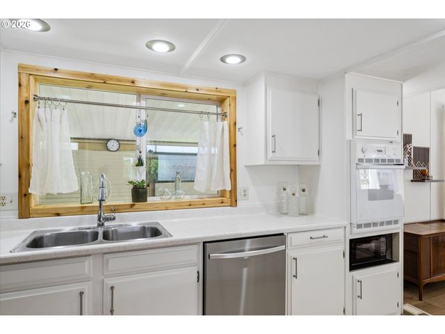 1800 LAKEWOOD Ct 47, Eugene, OR 97402