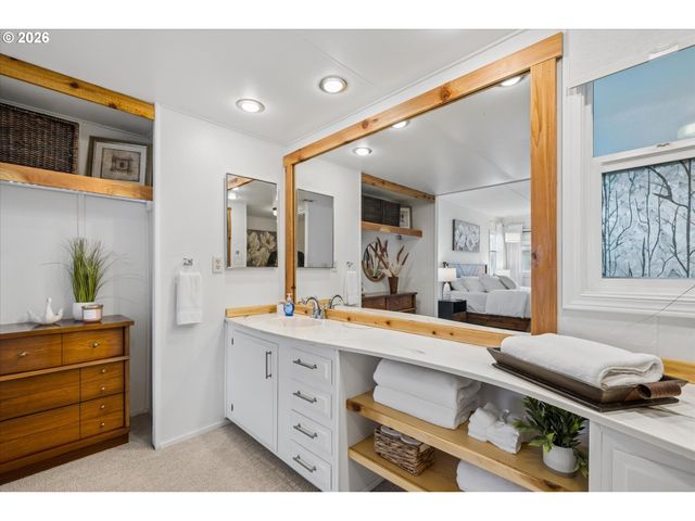 1800 LAKEWOOD Ct 47, Eugene, OR 97402