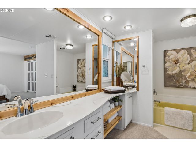 1800 LAKEWOOD Ct 47, Eugene, OR 97402