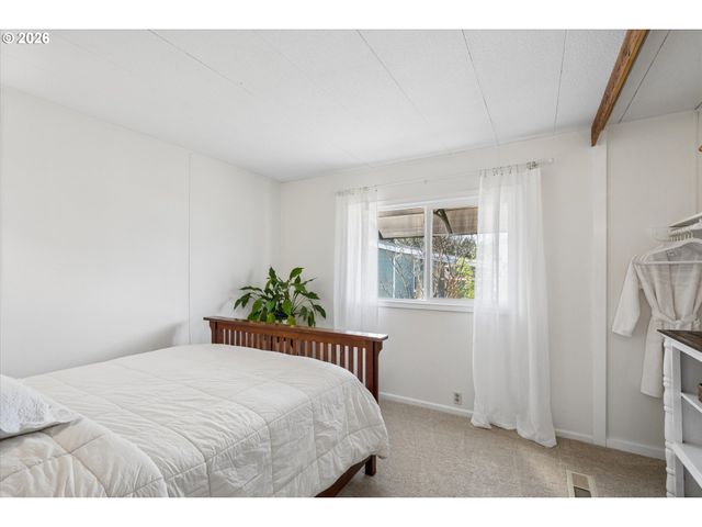 1800 LAKEWOOD Ct 47, Eugene, OR 97402