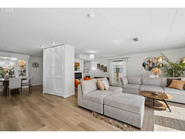 1800 LAKEWOOD Ct 47, Eugene, OR 97402