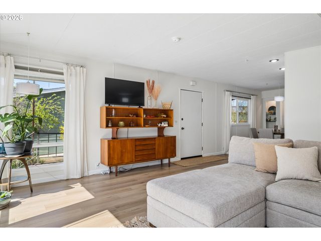 1800 LAKEWOOD Ct 47, Eugene, OR 97402