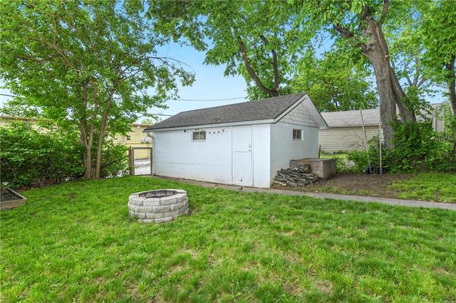 8917 W 51st Street, Merriam, KS 66203