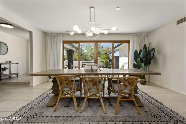 2432 E PIESTEWA PEAK Drive, Phoenix, AZ 85016
