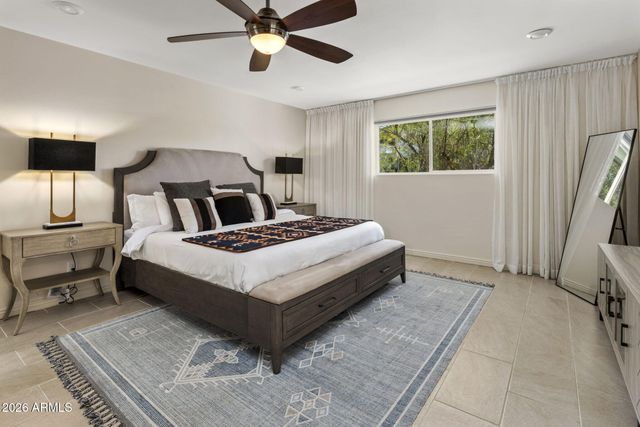 2432 E PIESTEWA PEAK Drive, Phoenix, AZ 85016