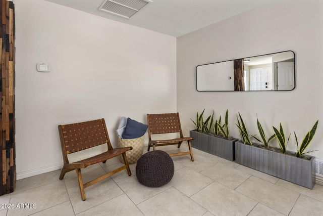 2432 E PIESTEWA PEAK Drive, Phoenix, AZ 85016