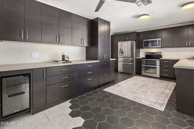 2432 E PIESTEWA PEAK Drive, Phoenix, AZ 85016