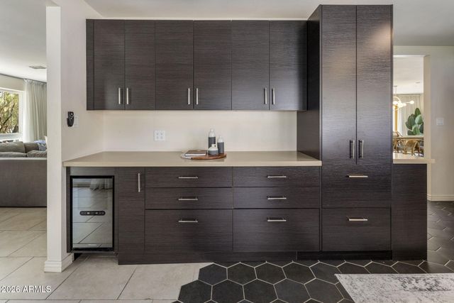 2432 E PIESTEWA PEAK Drive, Phoenix, AZ 85016