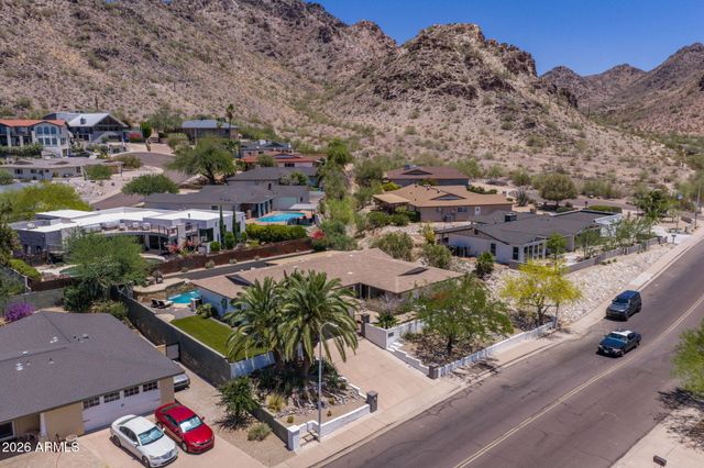 2432 E PIESTEWA PEAK Drive, Phoenix, AZ 85016
