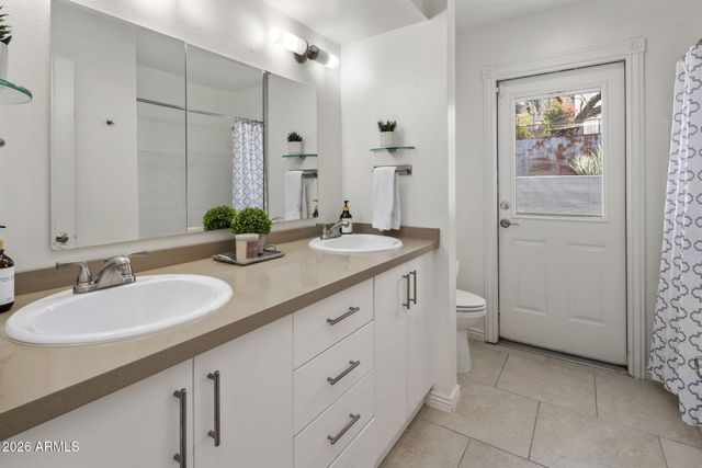 2432 E PIESTEWA PEAK Drive, Phoenix, AZ 85016