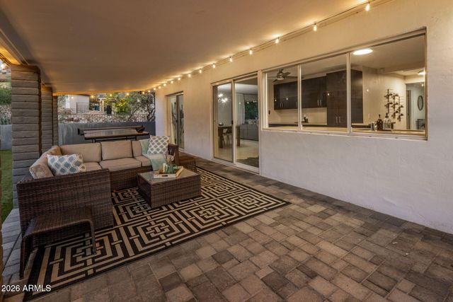 2432 E PIESTEWA PEAK Drive, Phoenix, AZ 85016