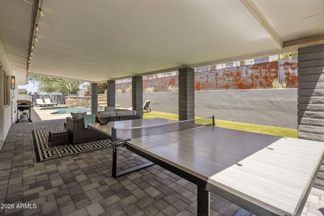 2432 E PIESTEWA PEAK Drive, Phoenix, AZ 85016
