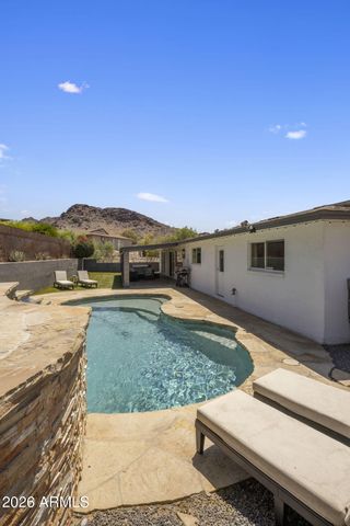 2432 E PIESTEWA PEAK Drive, Phoenix, AZ 85016