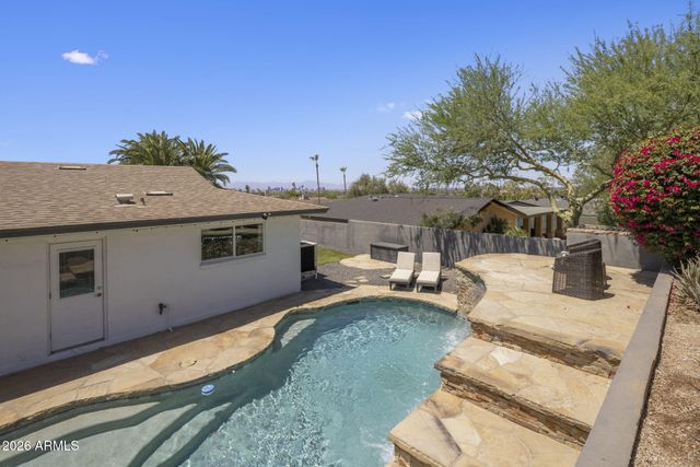 2432 E PIESTEWA PEAK Drive, Phoenix, AZ 85016