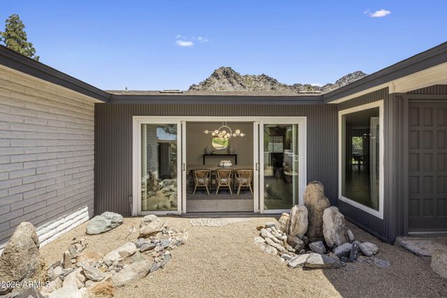 2432 E PIESTEWA PEAK Drive, Phoenix, AZ 85016