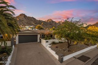 2432 E PIESTEWA PEAK Drive, Phoenix, AZ 85016
