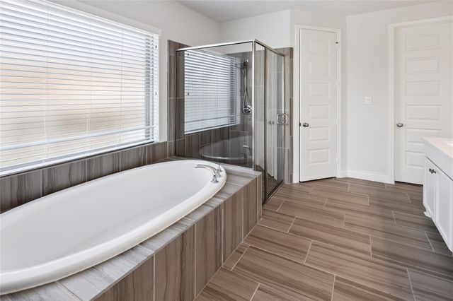 211 Painted Trillium Drive, Conroe, TX 77304