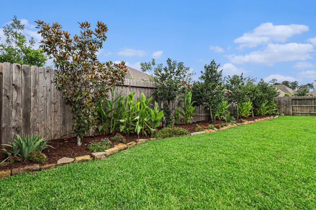 211 Painted Trillium Drive, Conroe, TX 77304