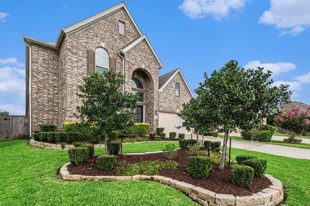 211 Painted Trillium Drive, Conroe, TX 77304