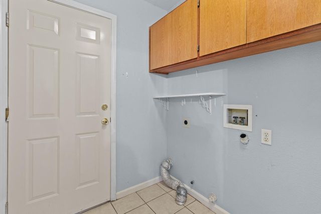 382 Bright Day Dr, Woodland, CA 95695