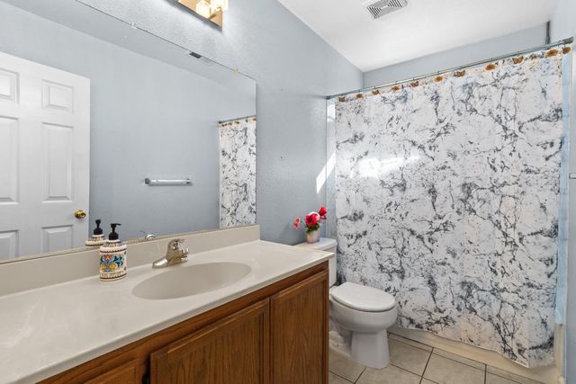 382 Bright Day Dr, Woodland, CA 95695