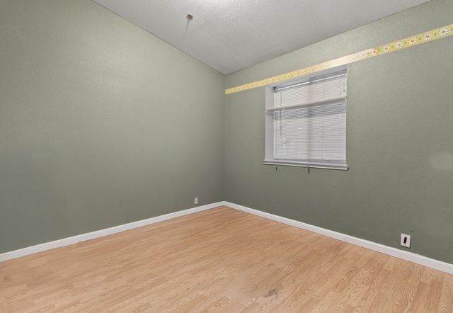 382 Bright Day Dr, Woodland, CA 95695