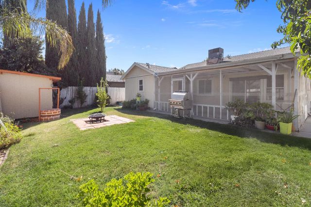 382 Bright Day Dr, Woodland, CA 95695