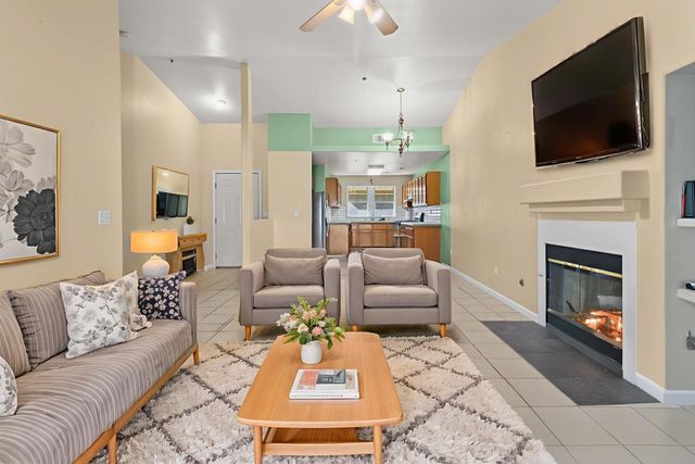 382 Bright Day Dr, Woodland, CA 95695