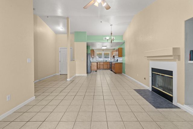 382 Bright Day Dr, Woodland, CA 95695