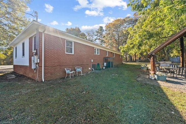 612 Reeder Road, Seagrove, NC 27341