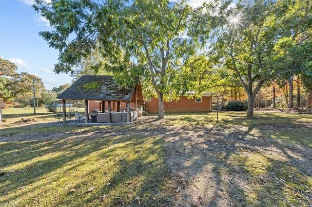 612 Reeder Road, Seagrove, NC 27341
