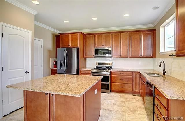 2127 S Ceylon Court, Aurora, CO 80013