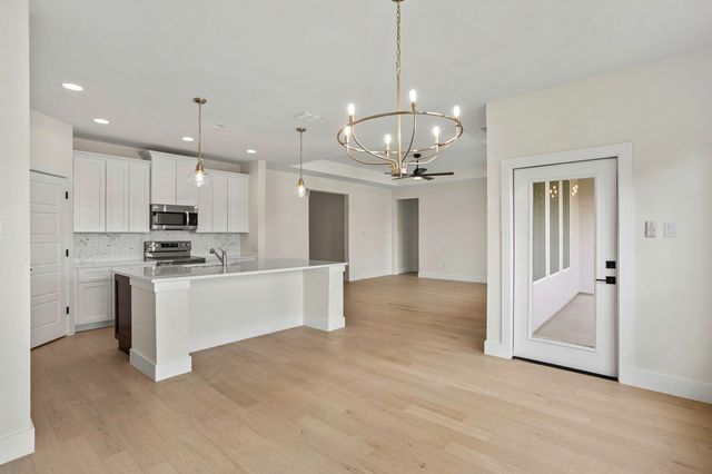 1901 N Chateau Lane, Kerrville, TX 78028