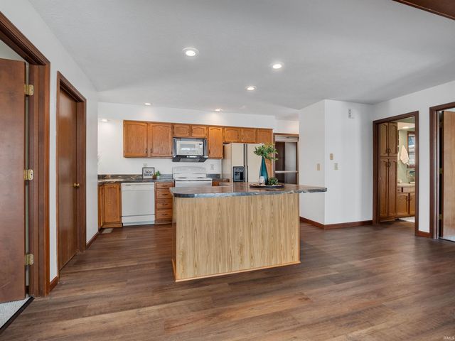 500 E Medusa Street, Syracuse, IN 46567