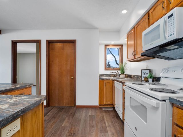 500 E Medusa Street, Syracuse, IN 46567