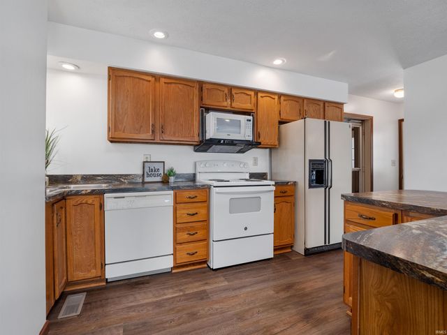 500 E Medusa Street, Syracuse, IN 46567