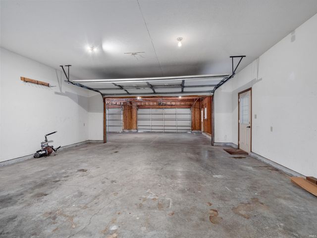 500 E Medusa Street, Syracuse, IN 46567