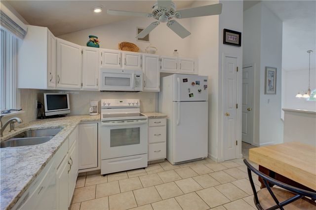 60 North Street, Cranston, RI 02920