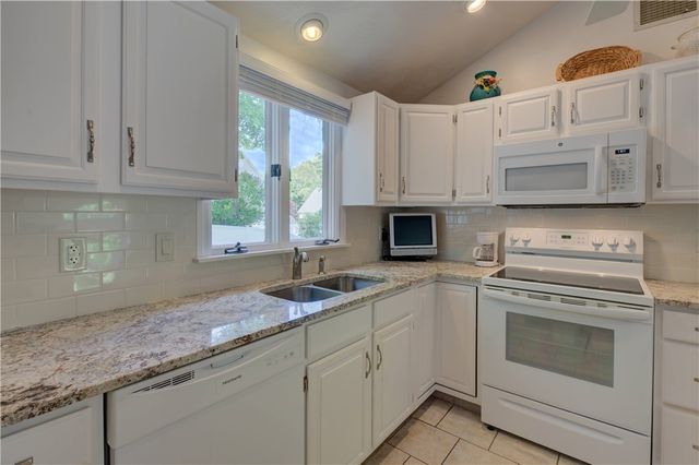 60 North Street, Cranston, RI 02920