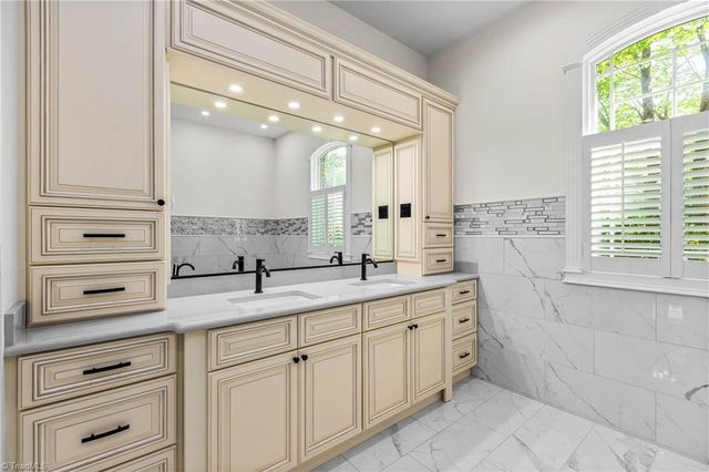 537 Montclaire Drive, Mount Airy, NC 27030