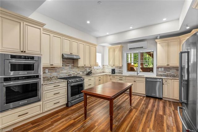 537 Montclaire Drive, Mount Airy, NC 27030