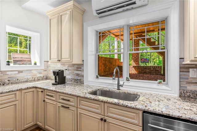 537 Montclaire Drive, Mount Airy, NC 27030