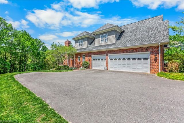 537 Montclaire Drive, Mount Airy, NC 27030