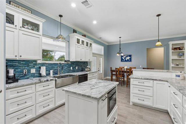 940 NW 35th Street, Moore, OK 73160