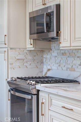 9502 Laurel Canyon, Arleta (los Angeles), CA 91331