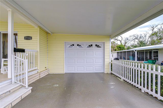 37232 NEUKOM AVENUE, Zephyrhills, FL 33541