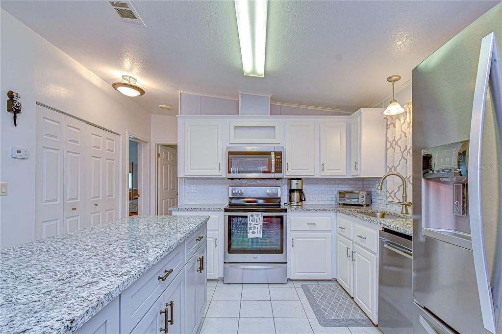 Image 13 of property listing at 37232 NEUKOM AVENUE, Zephyrhills, FL 33541