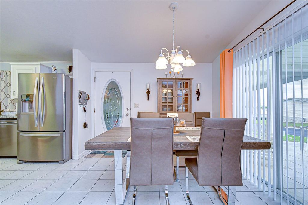 Image 17 of property listing at 37232 NEUKOM AVENUE, Zephyrhills, FL 33541